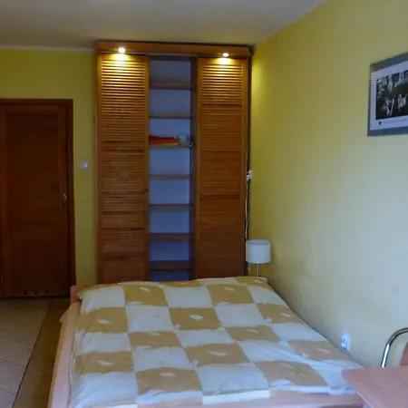 Iwona - Budget With Private Bathrooms