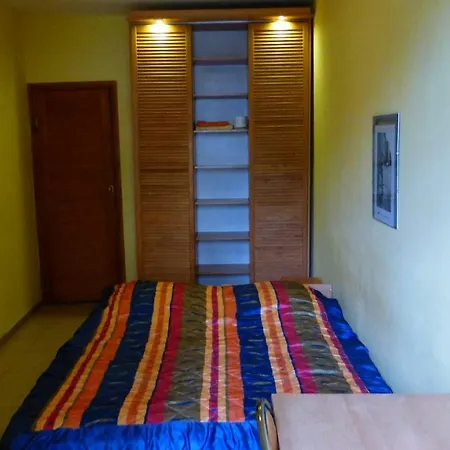 Iwona - Budget With Private Bathrooms Homestay *