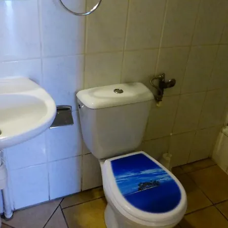 Homestay Iwona - Budget With Private Bathrooms