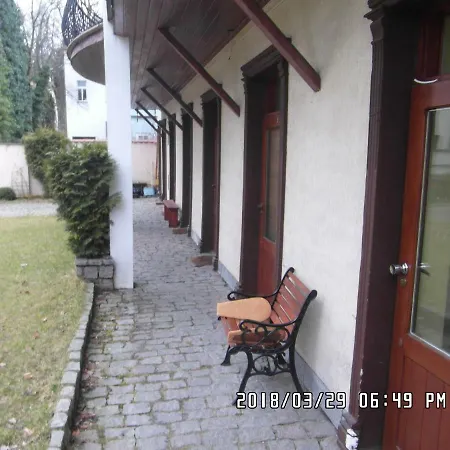 Iwona - Budget With Private Bathrooms Privatunterkunft *