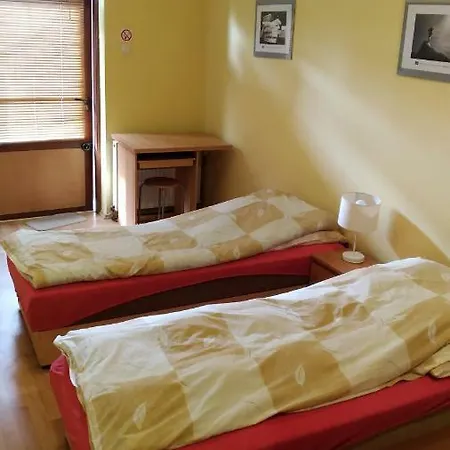 Iwona - Budget With Private Bathrooms Accommodatie bij particulieren *