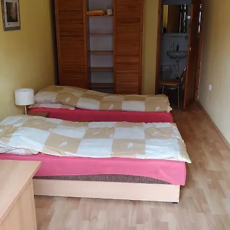 Iwona Budget - Hostelove Rooms With Private Bathrooms