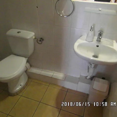 Privatunterkunft Iwona - Budget With Private Bathrooms *