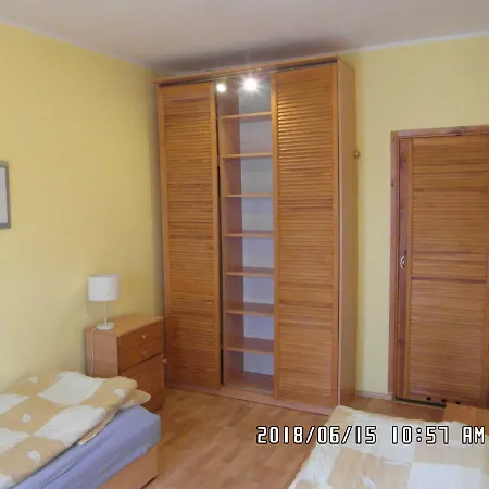 Iwona - Budget With Private Bathrooms Privatunterkunft *