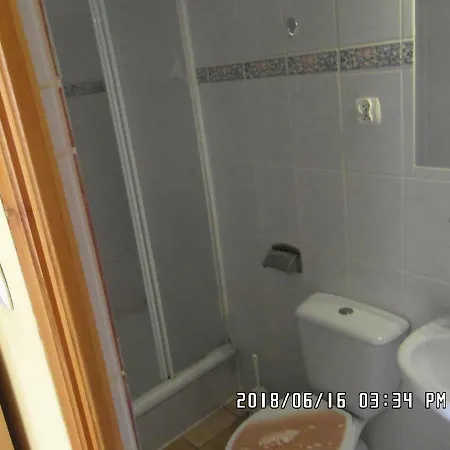 Homestay Iwona Budget - Hostelove Rooms With Private Bathrooms Sopot