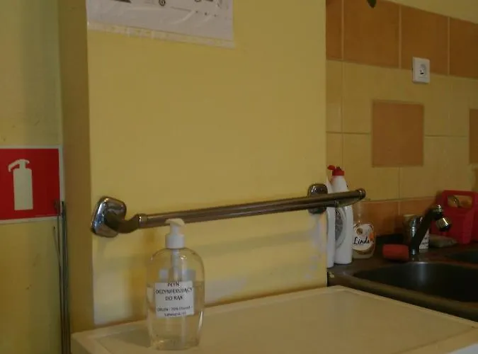 Iwona - Budget With Private Bathrooms ホームステイ ソポト