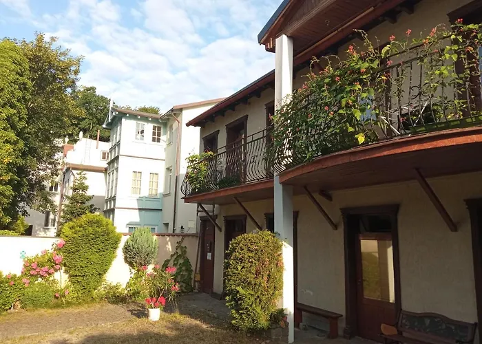 Iwona - Budget With Private Bathrooms ホームステイ