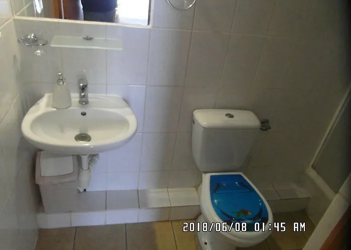 Iwona - Budget With Private Bathrooms ホームステイ