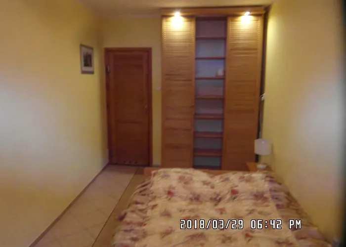 Rum i privatbostad Iwona - Budget With Private Bathrooms