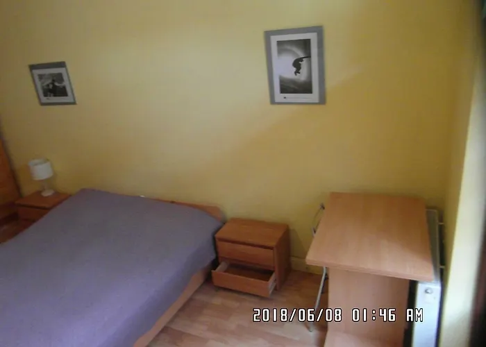 Iwona - Budget With Private Bathrooms ホームステイ