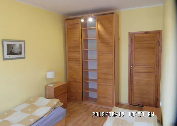 Iwona - Budget With Private Bathrooms ホームステイ *